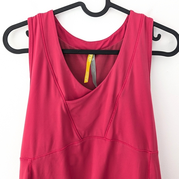 Lolë Pink Racerback Tank Top With Integrated Bra In Size Medium - Picture 2 of 13